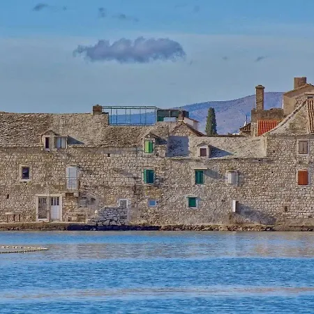 Klm Kaštela